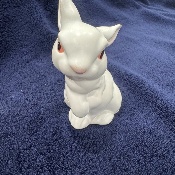 Vintage Goebel 1984 Annual Easter 5" Tall Figurine – With Original Box - Picture 2 of 6